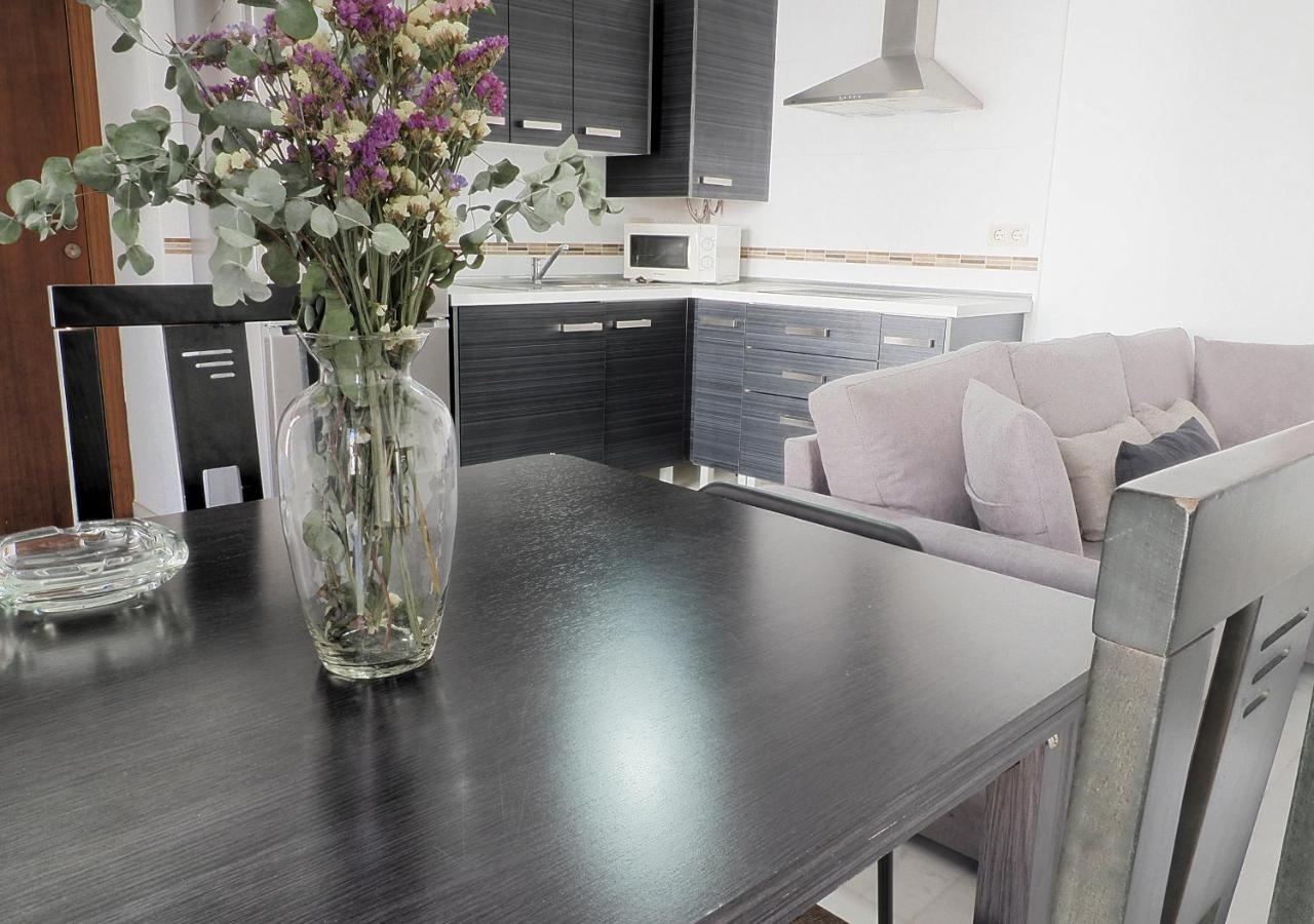 Sunny In The Historic Centre- Private Parking Apartment *