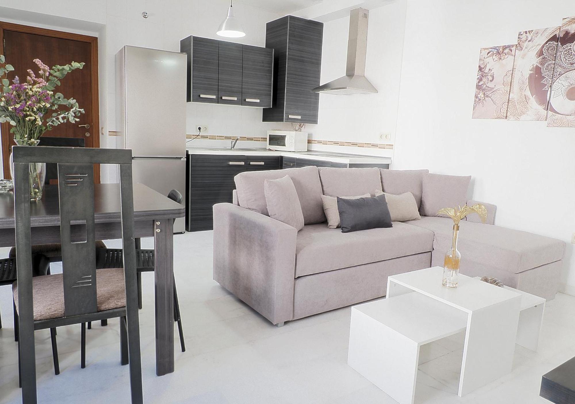 Sunny In The Historic Centre- Private Parking Apartament *